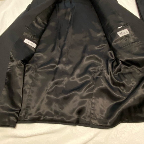 Men’s Charcoal Calvin Kline suit - Picture 4 of 4
